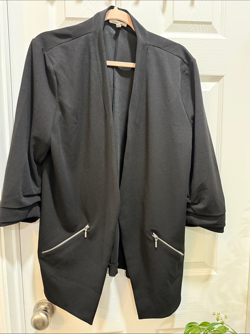 Black Open-Front Women's Jacket with Zip Pockets